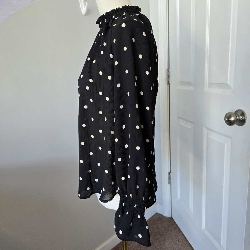 Loft | Medium | Black & White Polka Dot High Neck Blouse - Picture 4 of 9